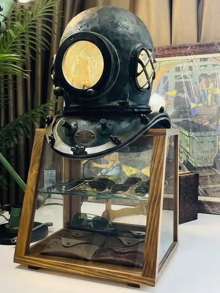 Mũ lặn cổ điển TOA