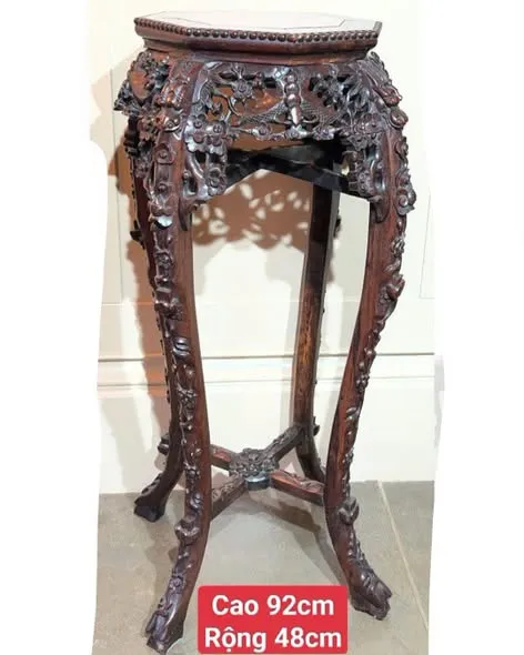 Đôn gỗ chạm hoa lá, cao 92cm