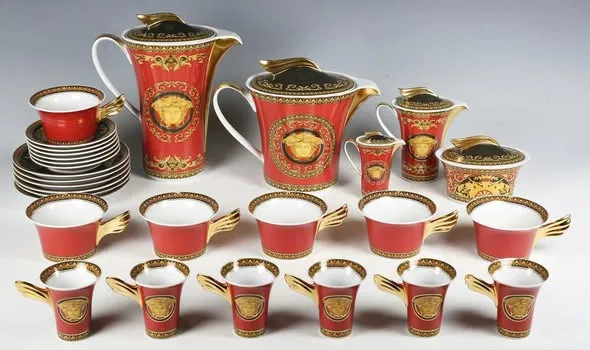 Bộ đồ trà và cà phê Rosenthal Versace Medusa dáng Ikarus (17 món)