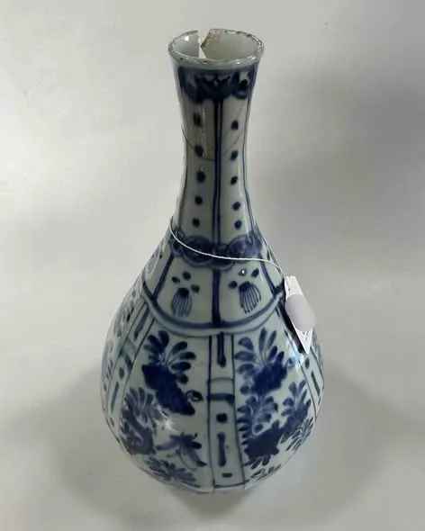 Bình hoa lam Kraak thời Vạn Lịch, cao 30cm