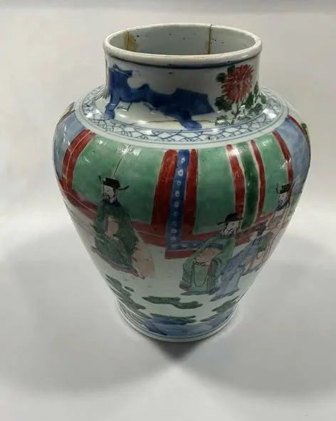 Bình sứ ngũ thái cảnh Hoàng đế, cao 31.5cm