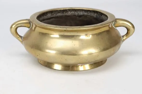 Lư đồng hai quai triện 6 chữ, đường kính 17.5cm