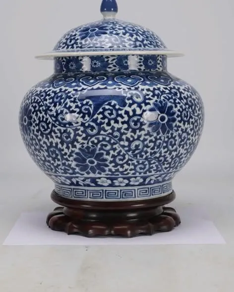 Bình hoa lam có nắp kèm kỷ gỗ, cao 30cm