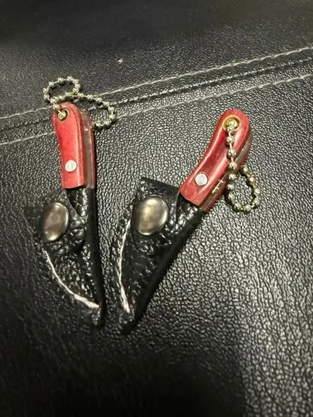 Dao rọc giấy mini móc khóa vân Damascus