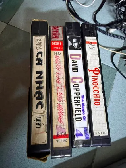 Băng VHS tổng hợp