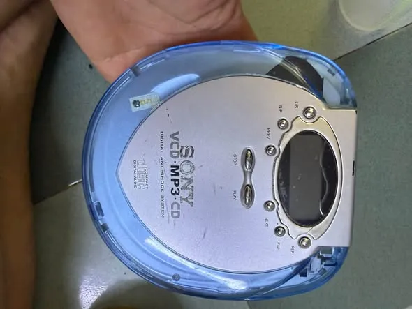 Máy nghe đĩa cầm tay Sony VCD-MP3-CD