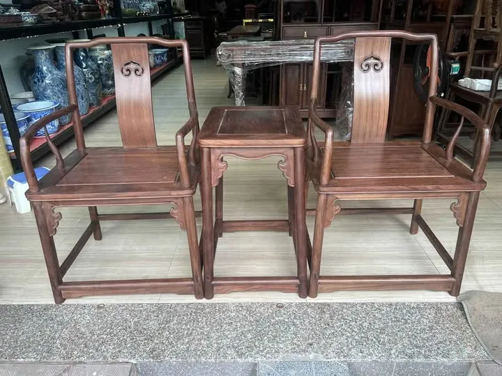 Bộ ghế quan gỗ gụ (2 ghế, 1 kỷ trà)